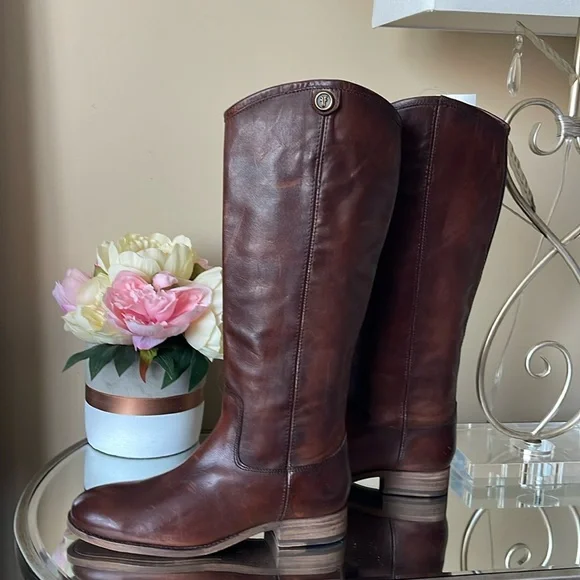 New FRYE Mellisa button cognac boots - Picture 2 of 13